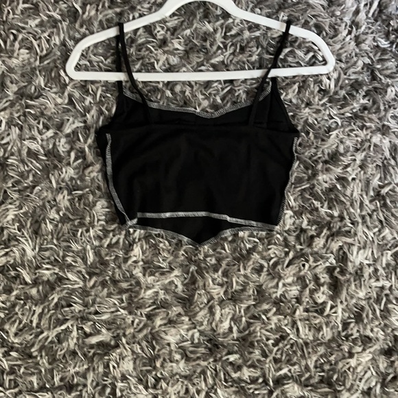 Black and white crop top - Picture 2 of 2